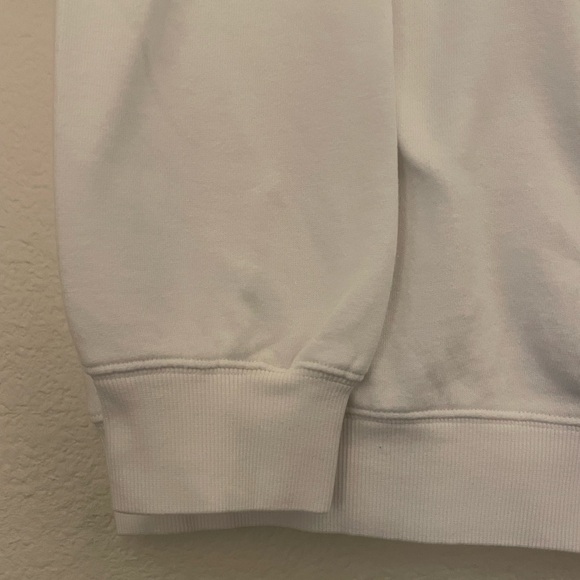 ✨MOVING SALE✨ Old Navy White Crewneck Sweatshirt - Picture 3 of 4